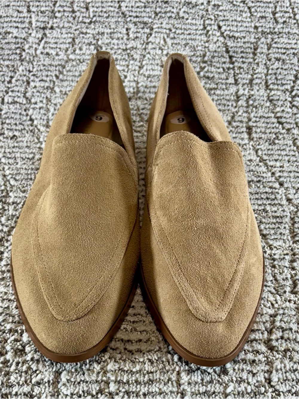 *NEW* Vince Camuto Women’s Size 9 Light Tan Round Toe Loafer